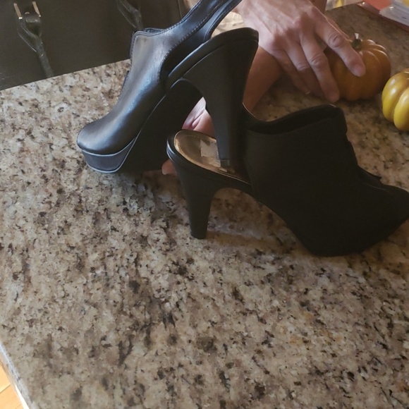 Brand new black open toe heels - Picture 2 of 3